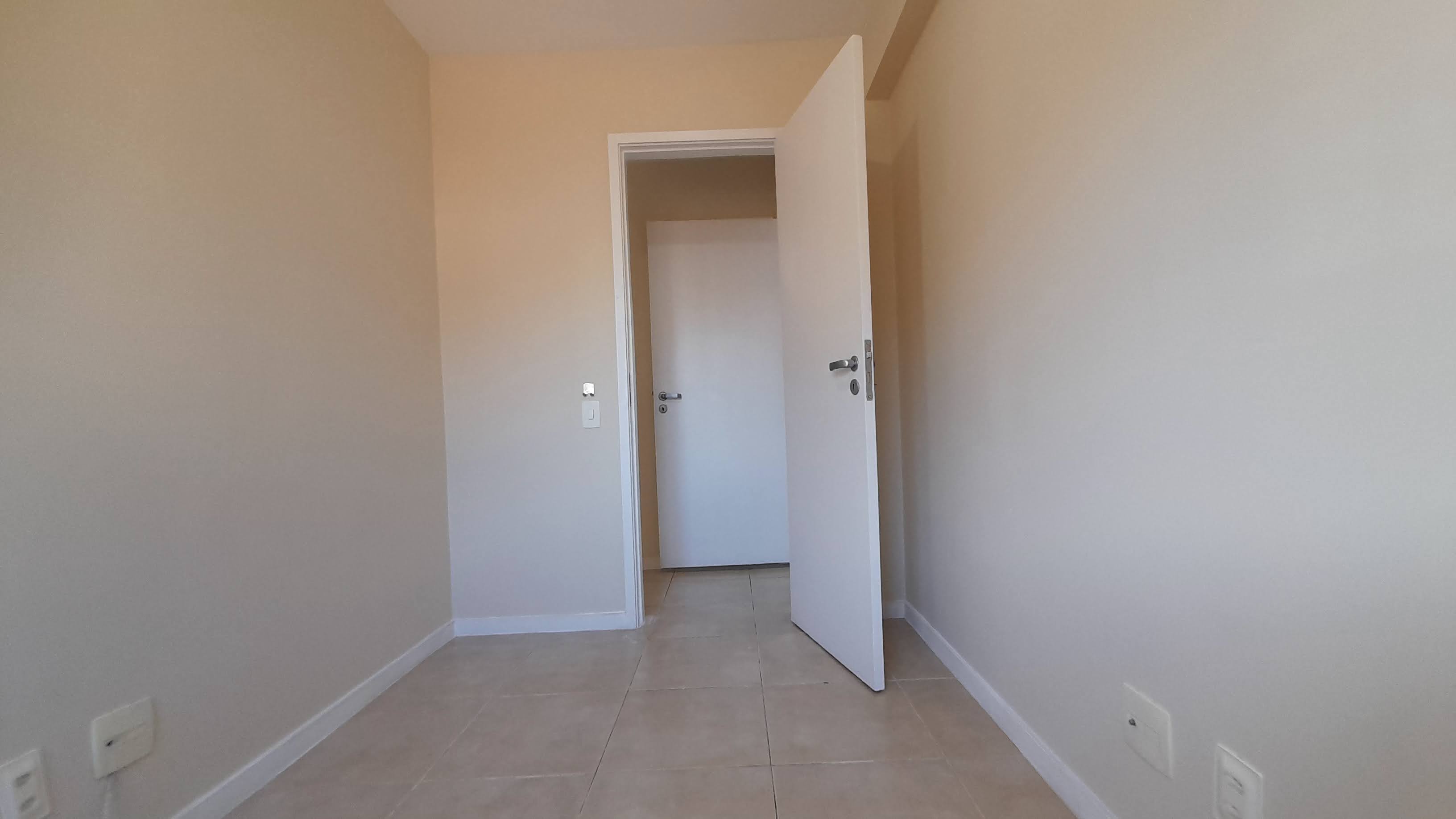 Apartamento a venda  Tijuca colado metrô.